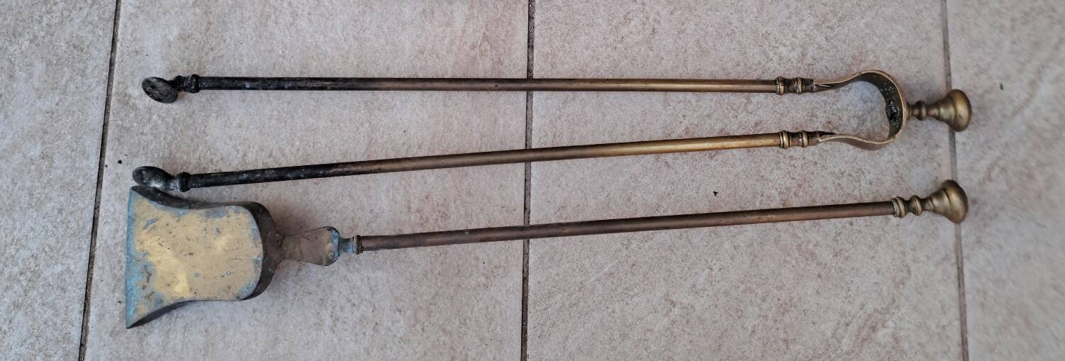 Bronze fireplace support and accessories