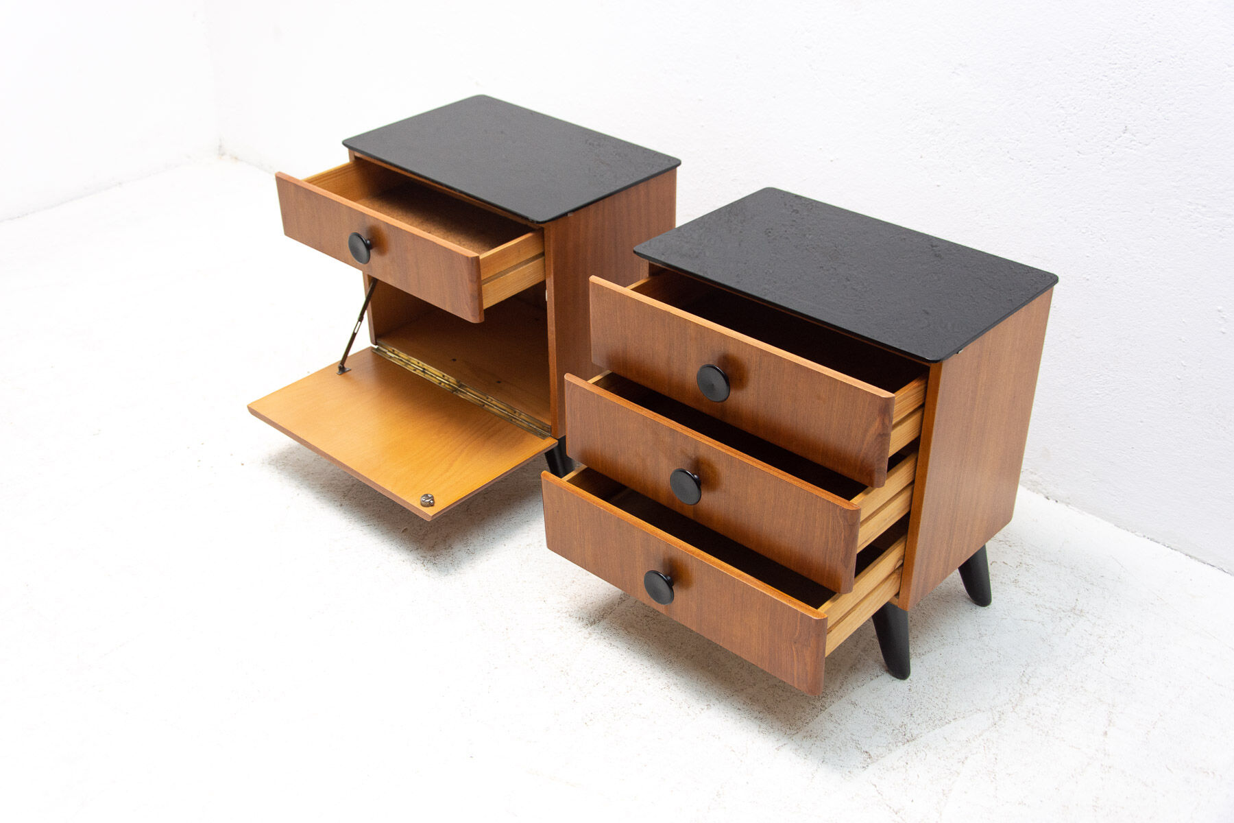 Paire de table de chevets par jindřich halabala pour úp závody, années 1950, tchécoslovaquie