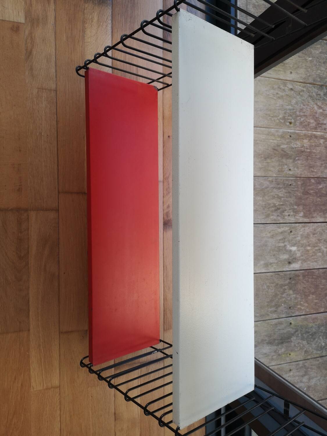 Tomado Holland vintage string wall shelf blue, white, red