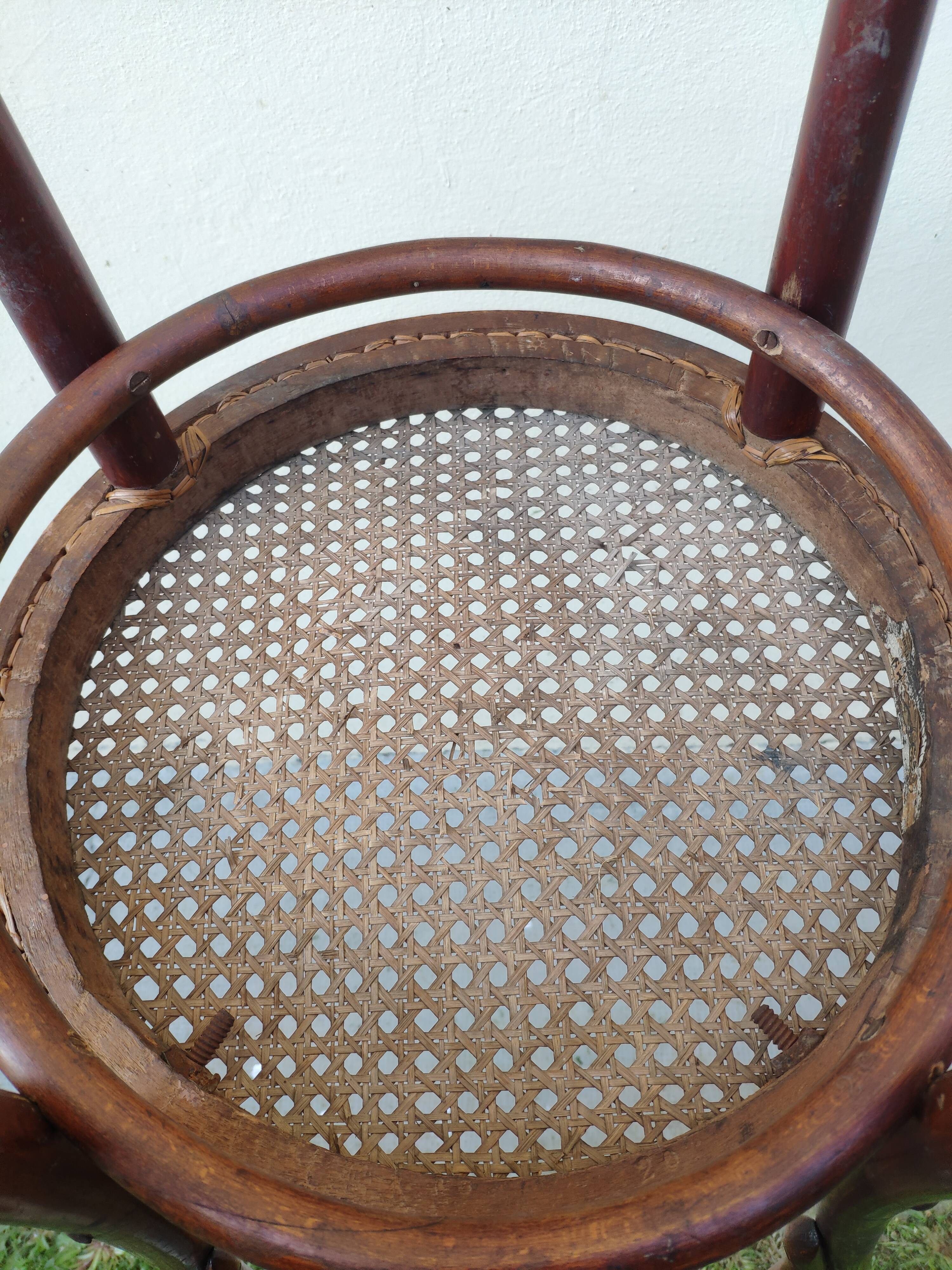 Pair of chairs Thonet n.  14 from 1861-1865, marked with a 1A label and a sun print