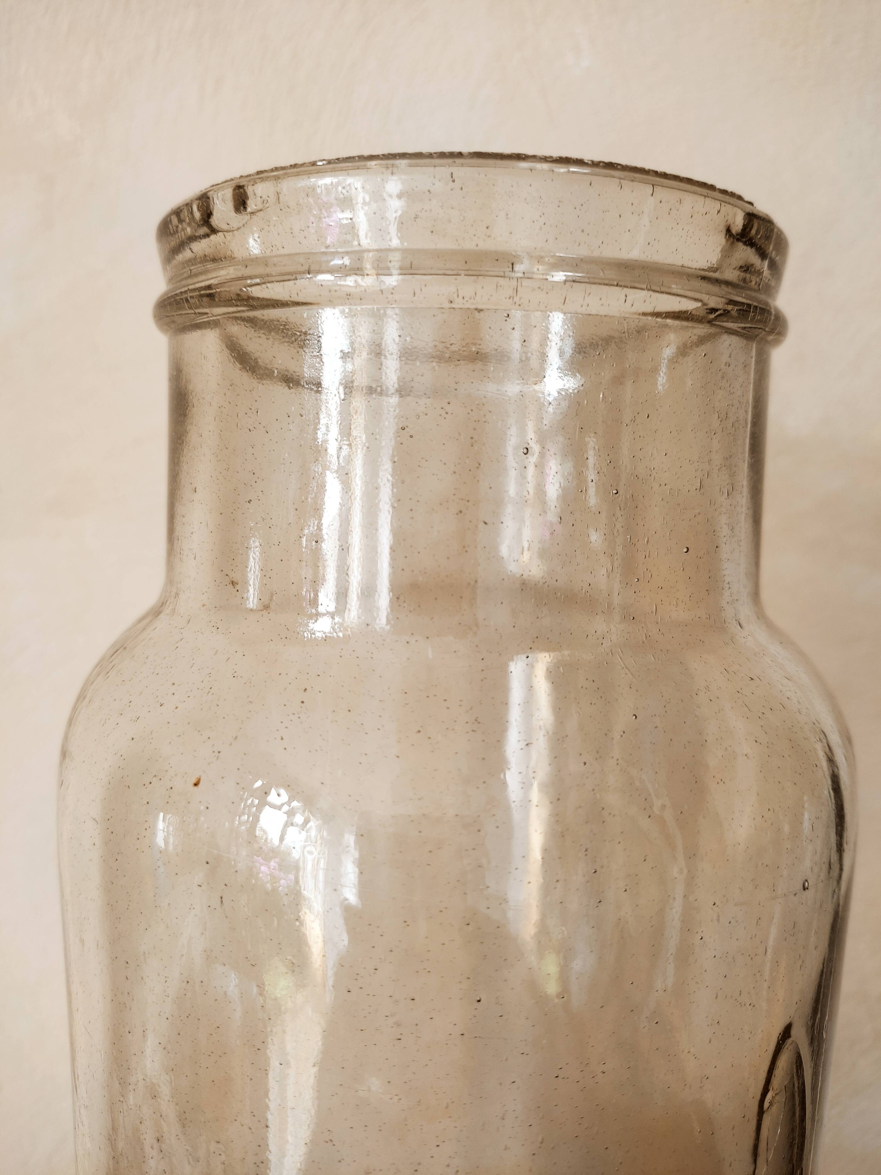 Glass jar