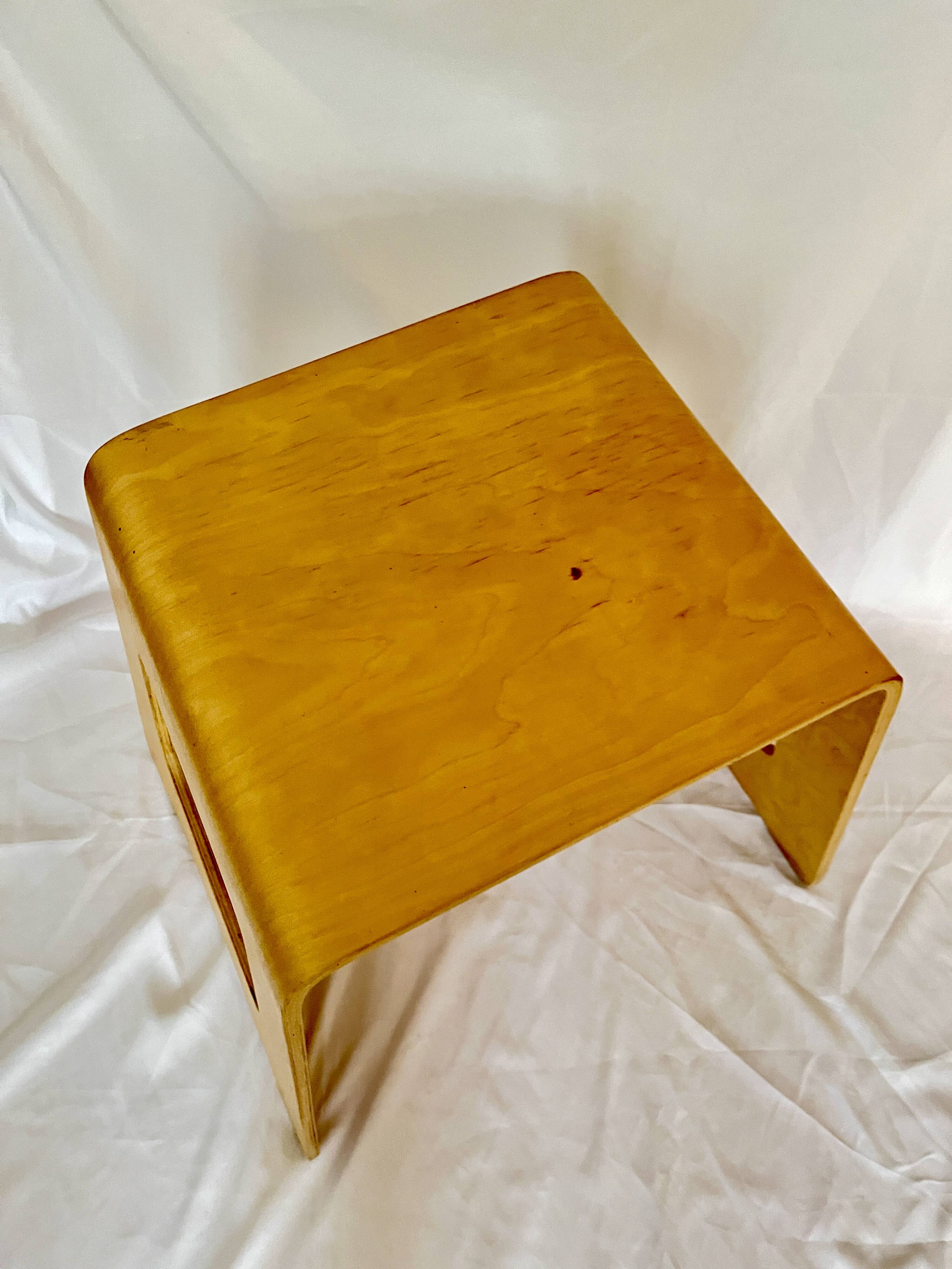 Tabouret/Table d'appoint en contreplaqué vintage Benjamin Birch, Lisa Norinder pour IKEA