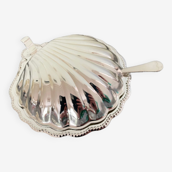 Shell-shaped metal butter dish