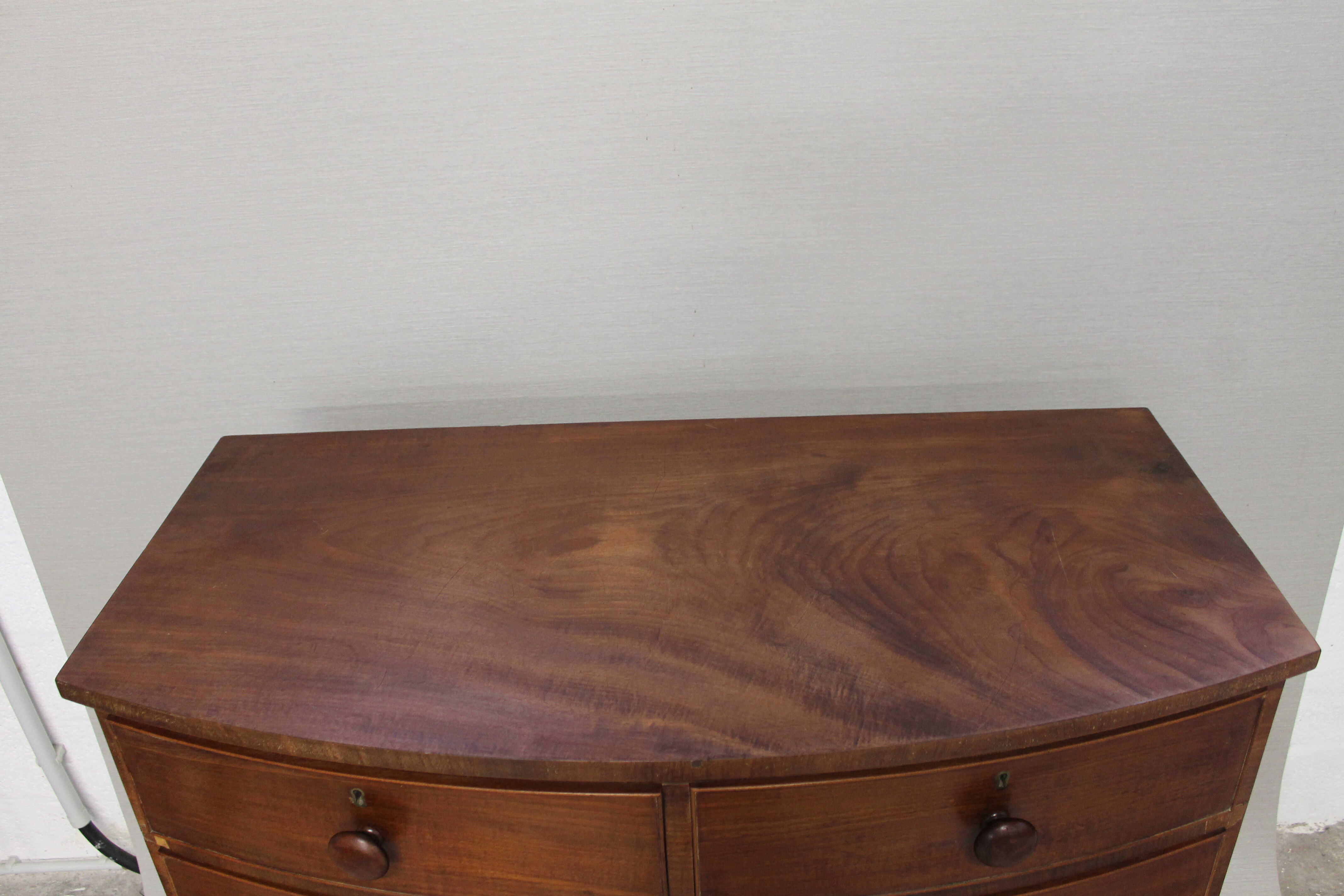 Mahogany veneer curved, English work, circa 1840