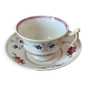 Tasse et sous tasse en porcelaine