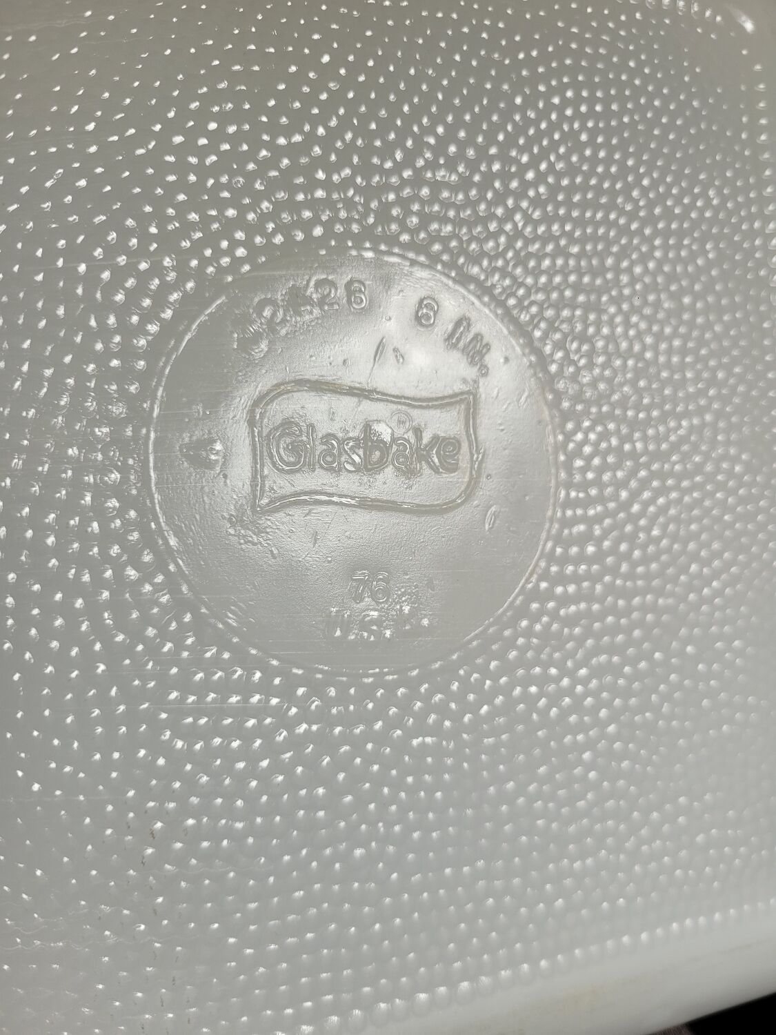 Square opaline dish Glasbake