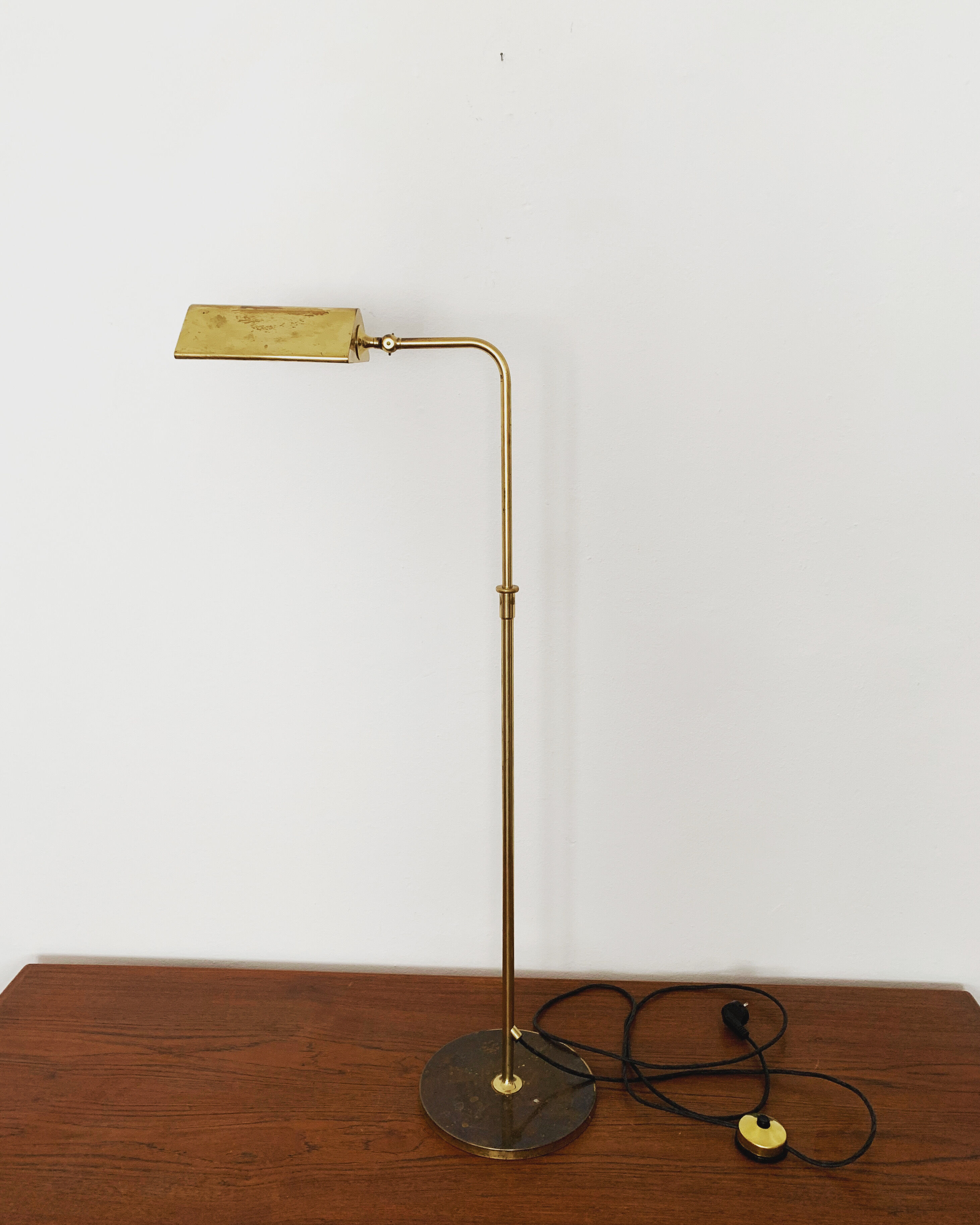 1970s adjustable brass floor lamp by Florian Schulz