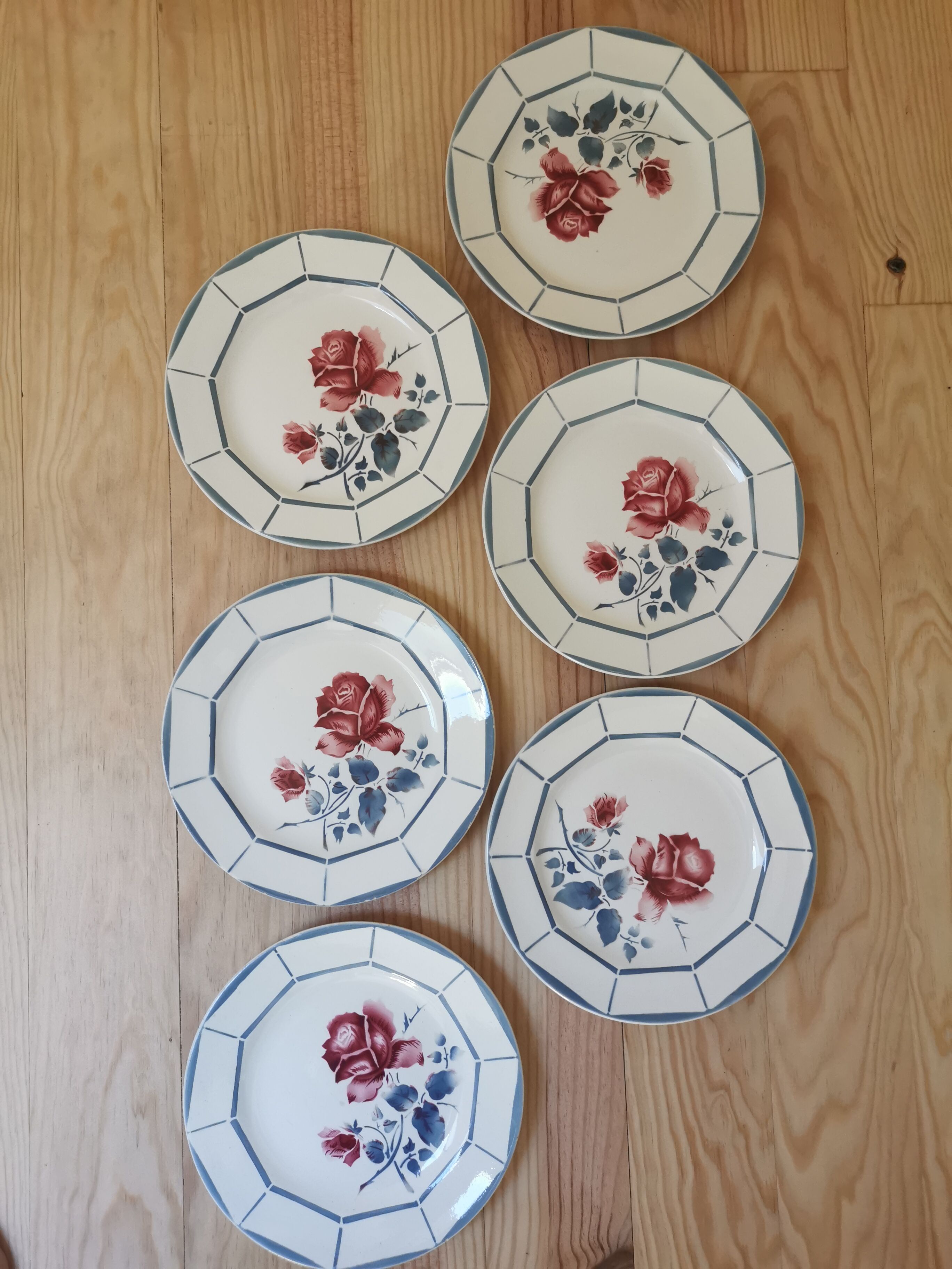 Retro plates Digoin Malmaison