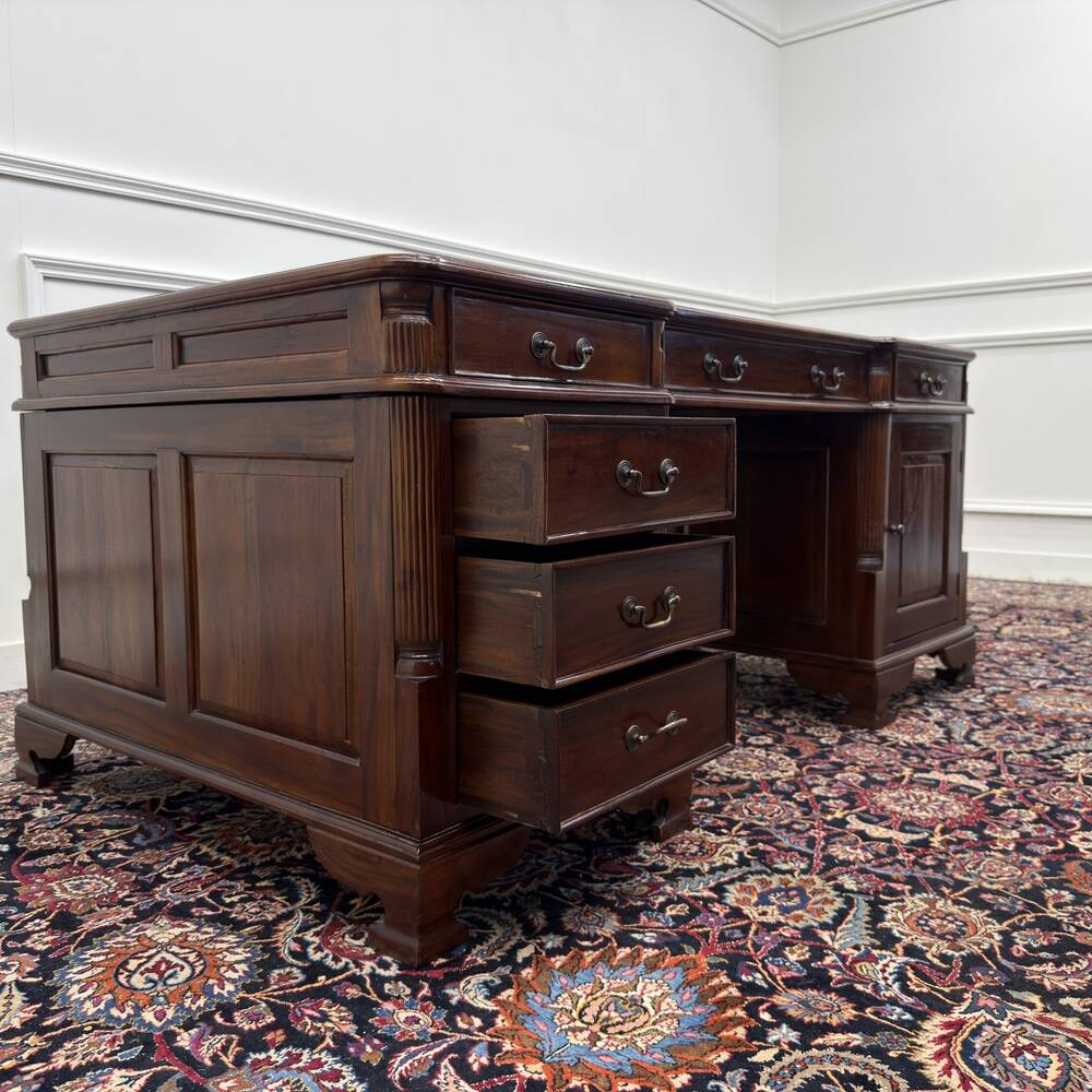 Bureau classique en cuir vert Partnerdesk