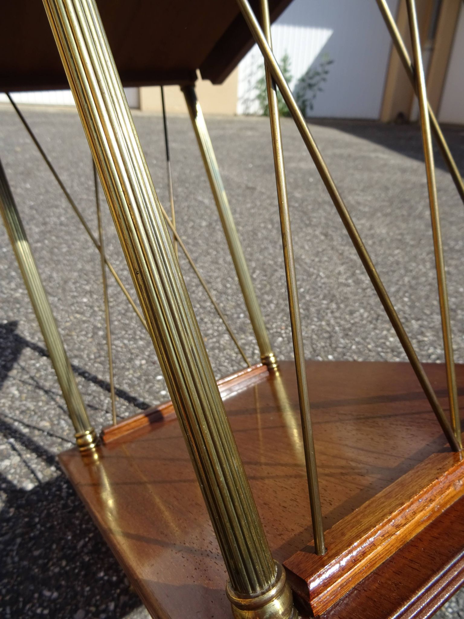 Table d'appoint néo classique bois et laiton an 70