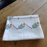Nappe ancienne brodée