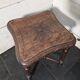 Tabouret ancien en bois sculpté en chêne massif
