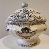 Soup pot Sarreguemines late nineteenth early twentieth century