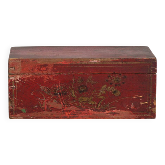Ancient oriental chest in garnet red (circa 1900) #36