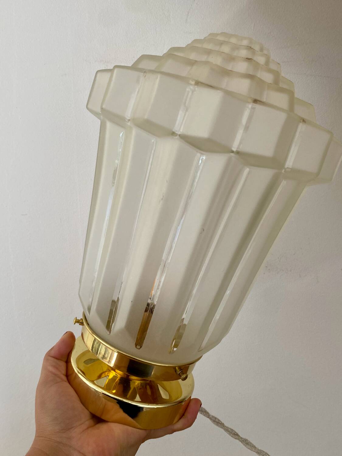 Vintage art deco globe table lamp in frosted glass