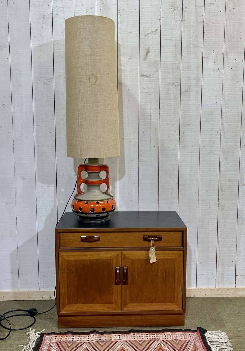 Lampe germany des années 70 avec son abat-jour d'époque