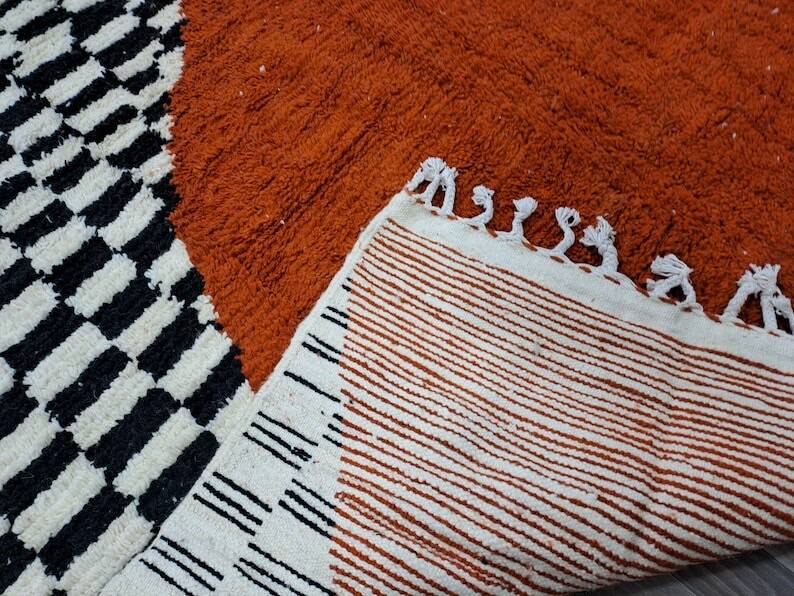 Traditional handmade Beni Ouraine rug, size 140 x 260 cm