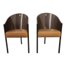 Pair of minimalist chairs in arched wood and leather, 1980
