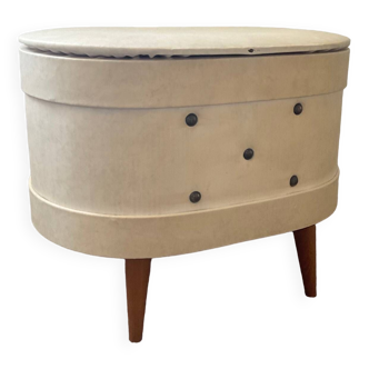 Vintage chest pouf from the 60s