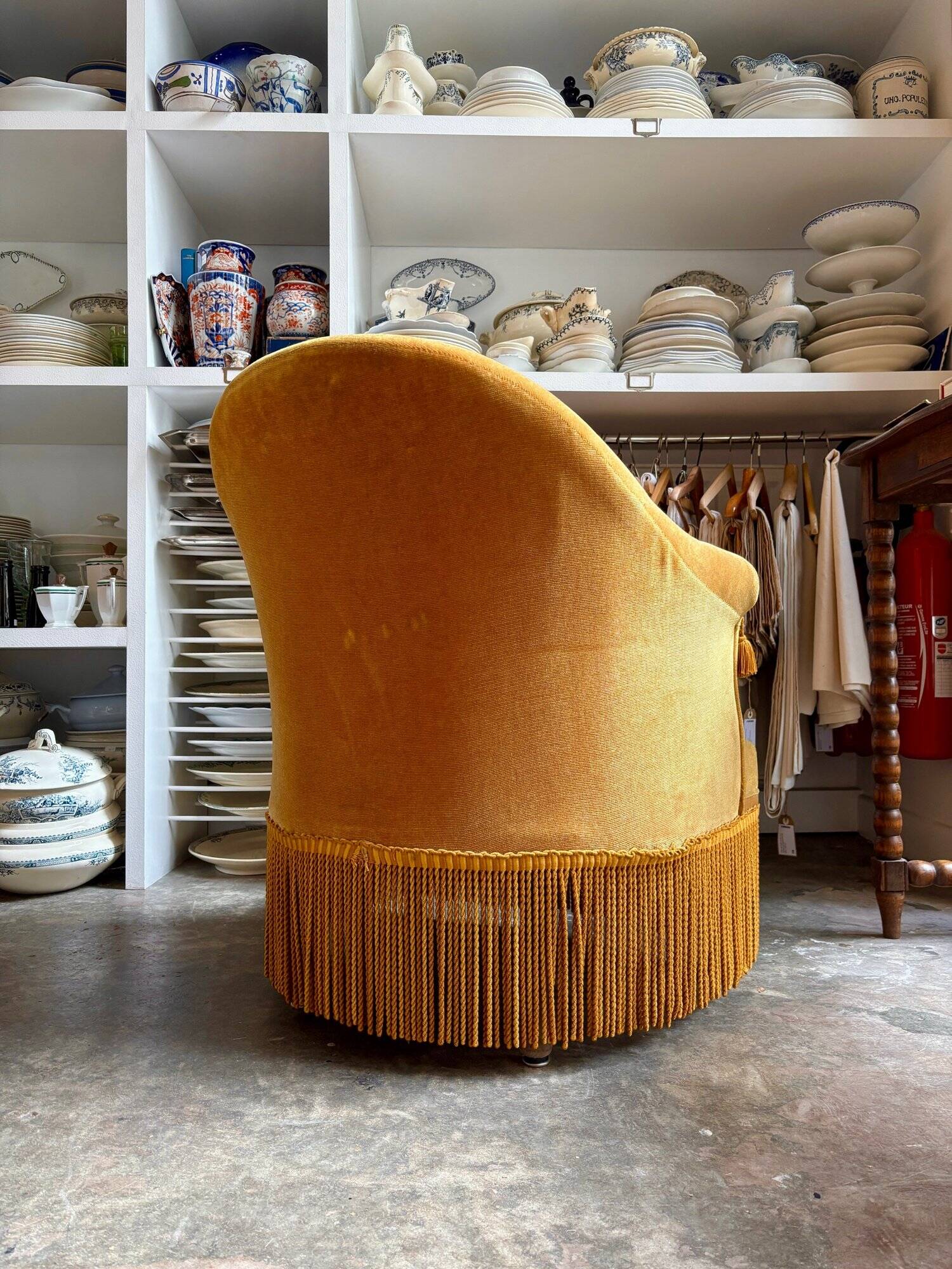 Toad armchair in ochre velvet