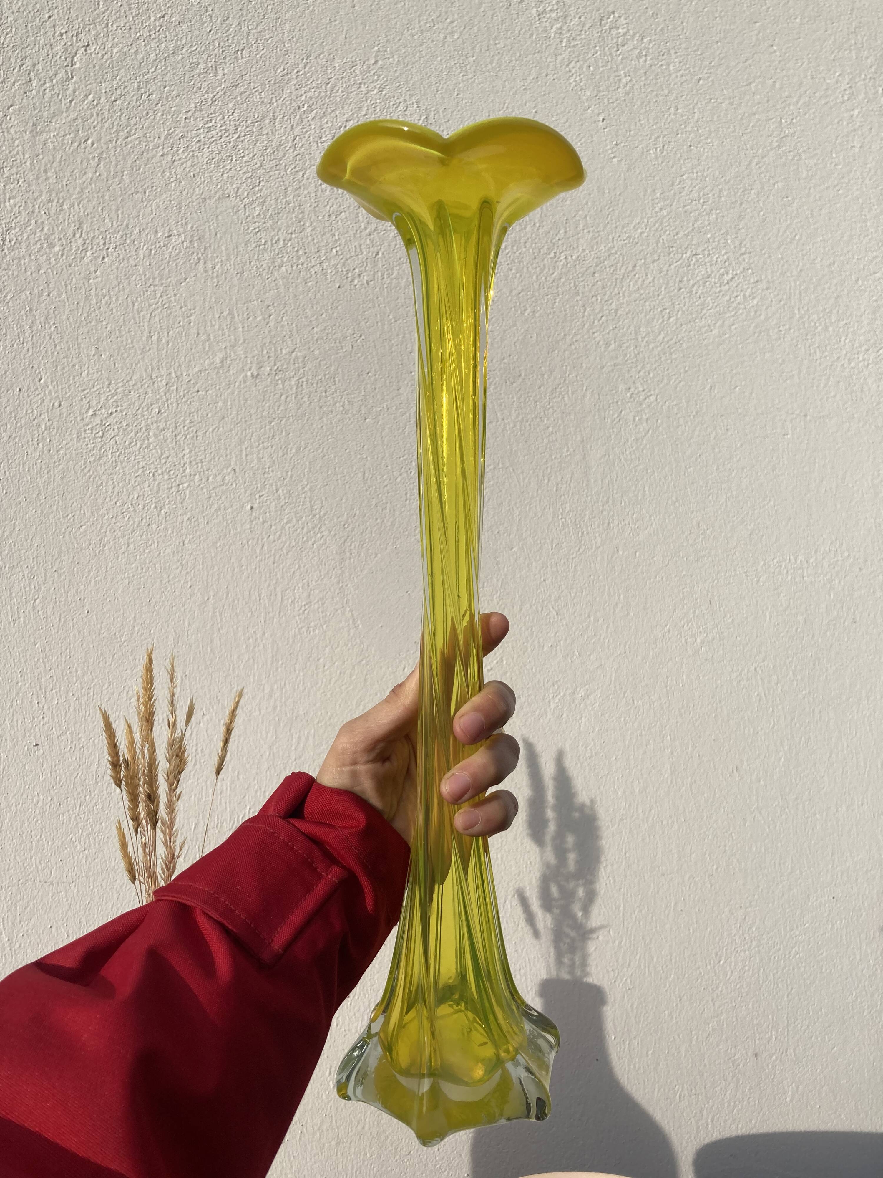Large yellow Murano glass vase / vintage soliflore