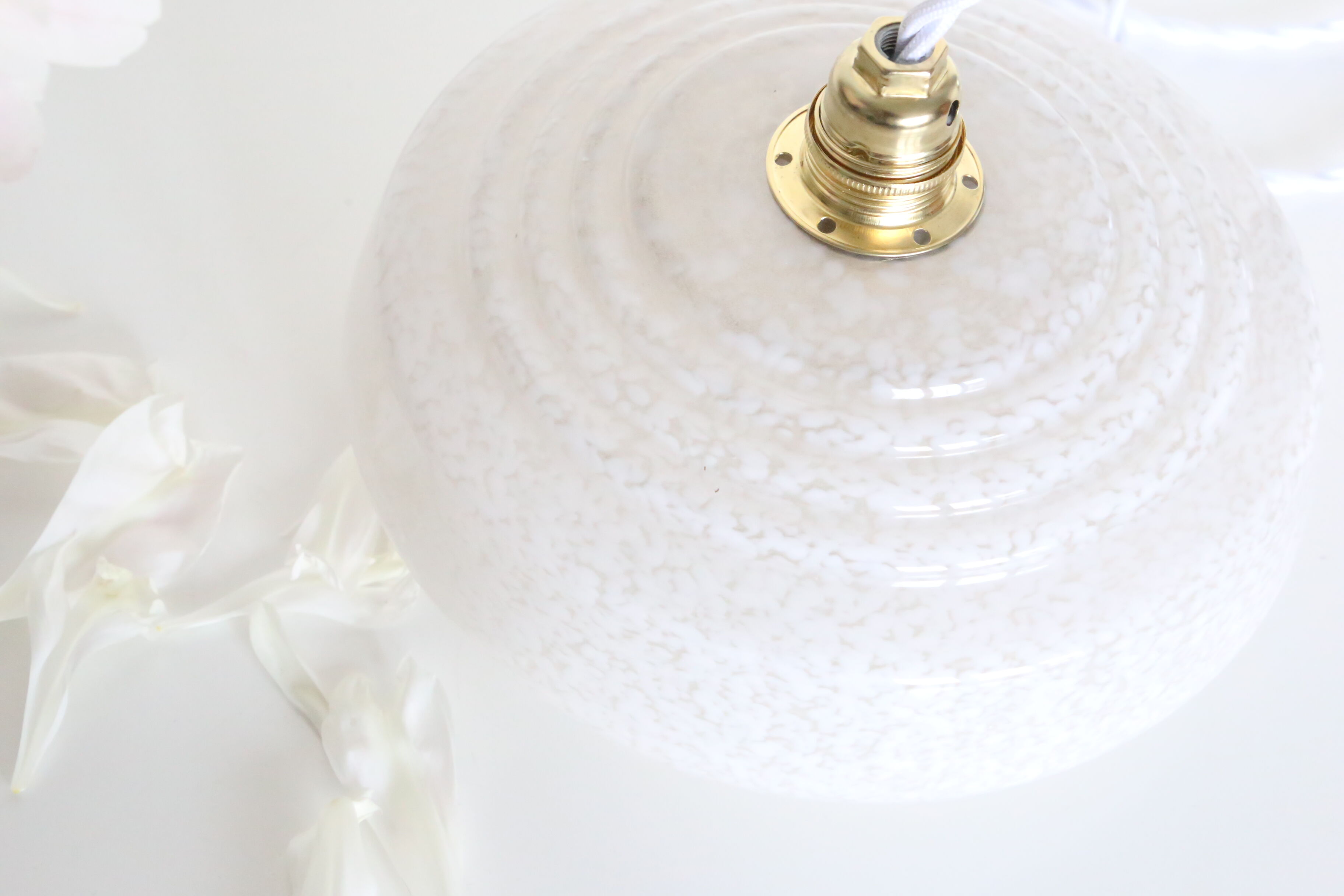 White Clichy glass hanging