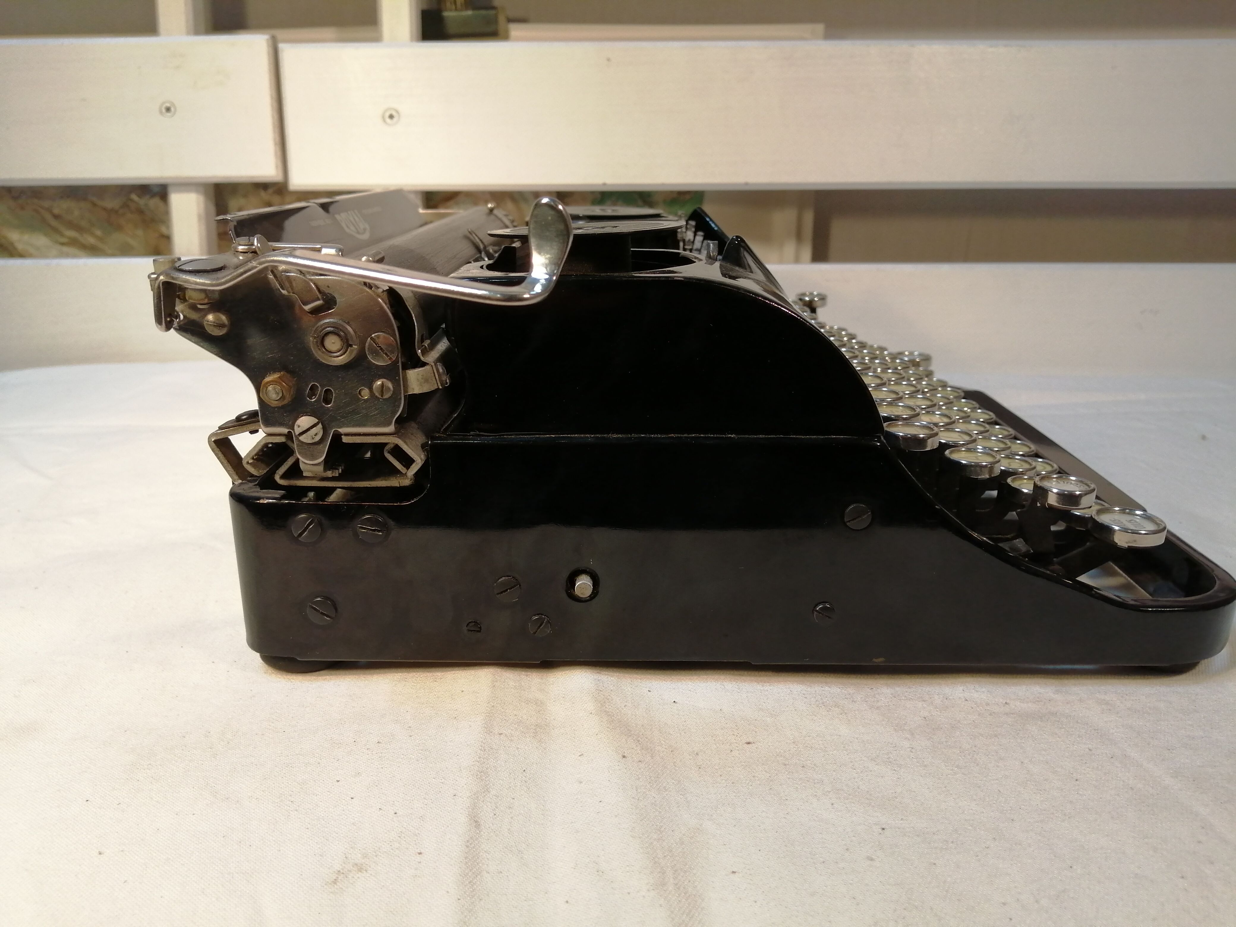 Former Royal Junior Mechanical typewriter