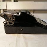 Former Royal Junior Mechanical typewriter