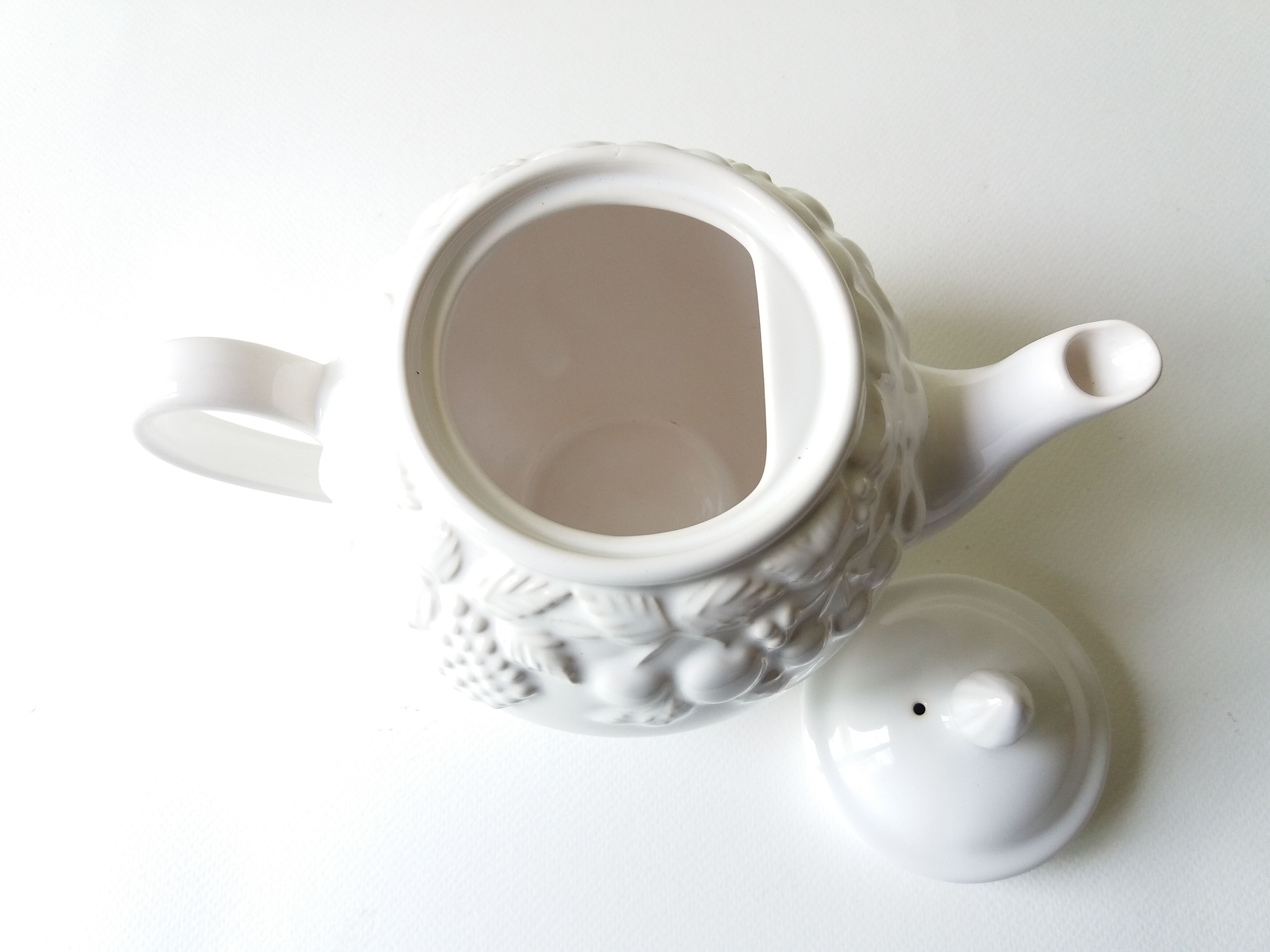 White teapot