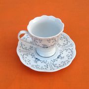 4 Cups / Saucers (shower foot) Coffee Porcelain arabesque décor / flowers