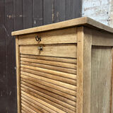 Curtain filing cabinet, one column