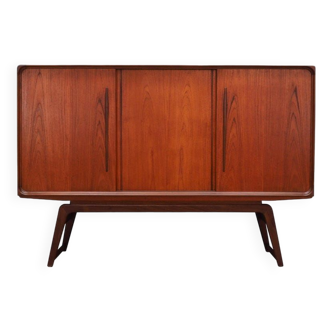 Buffet haut en teck, design danois, années 1960, production : Danemark