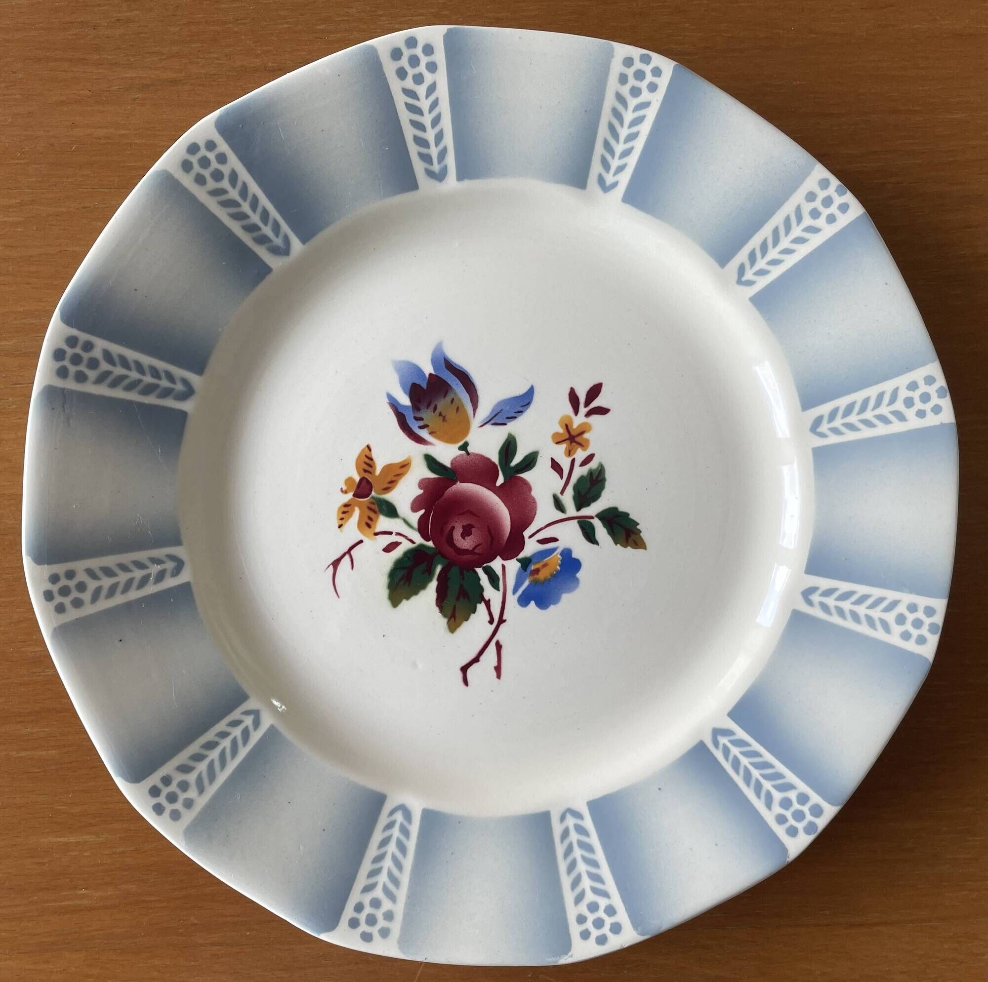 6 large flat antique plates in Sarreguemines earthenware