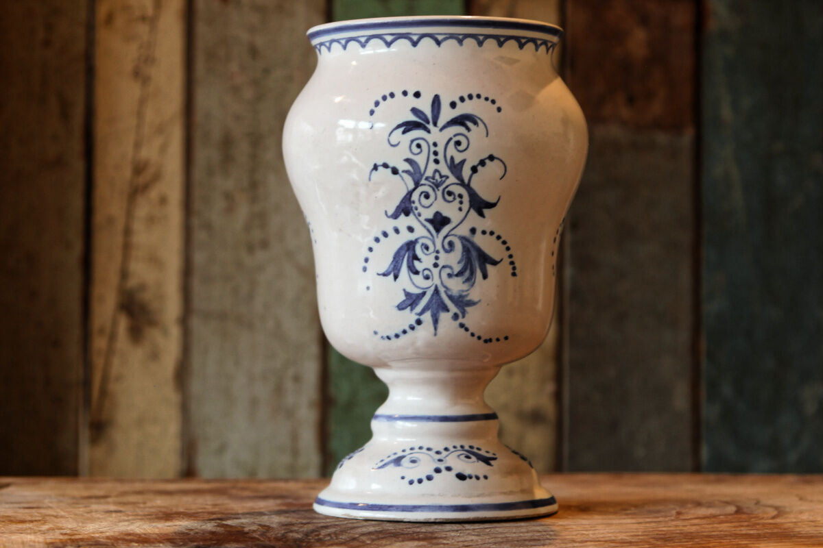Signed pharmacy pot, marked Theriaca