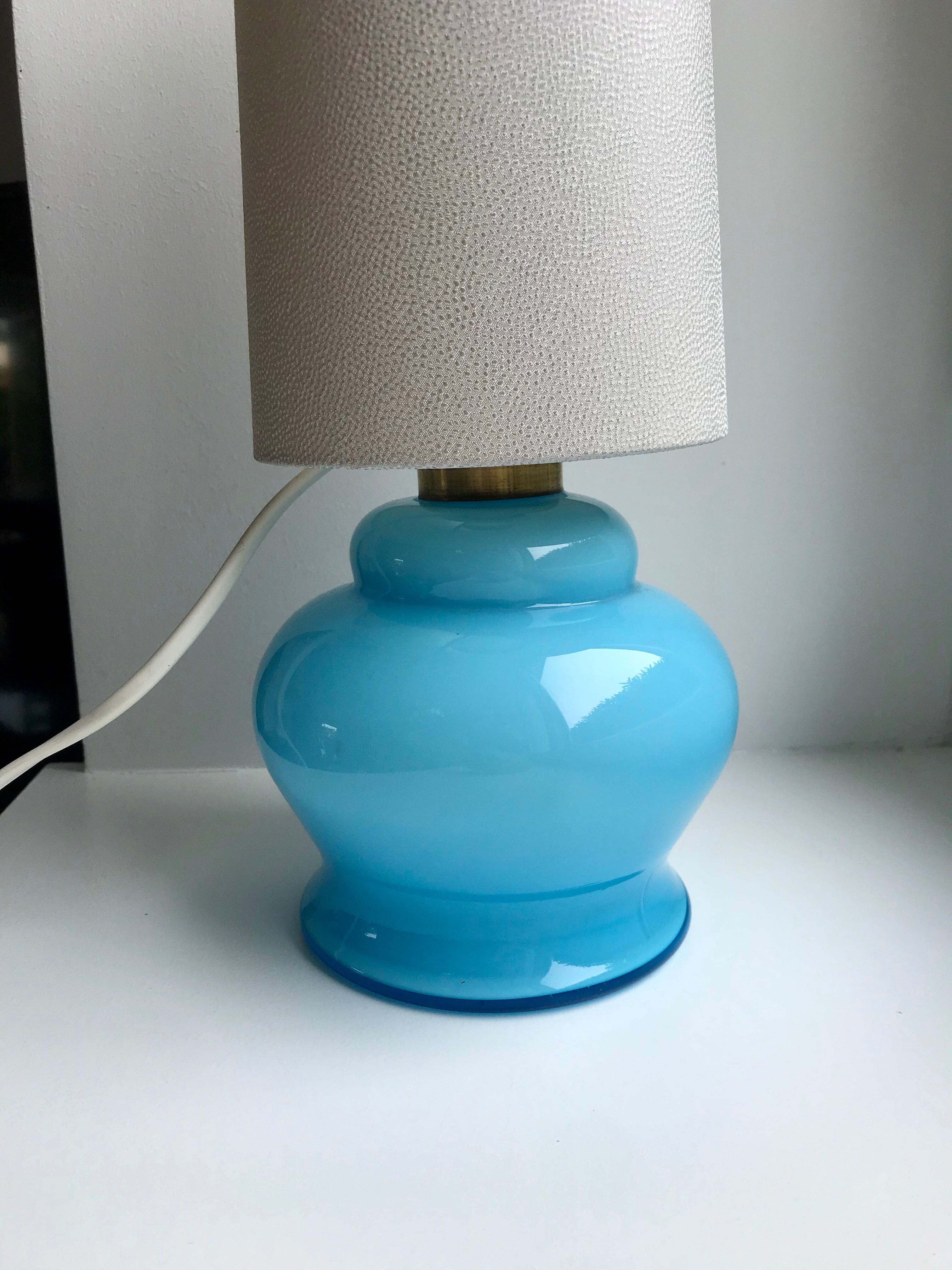 Lamp with blue opaline feet and textured conical lampshade 60s-70s