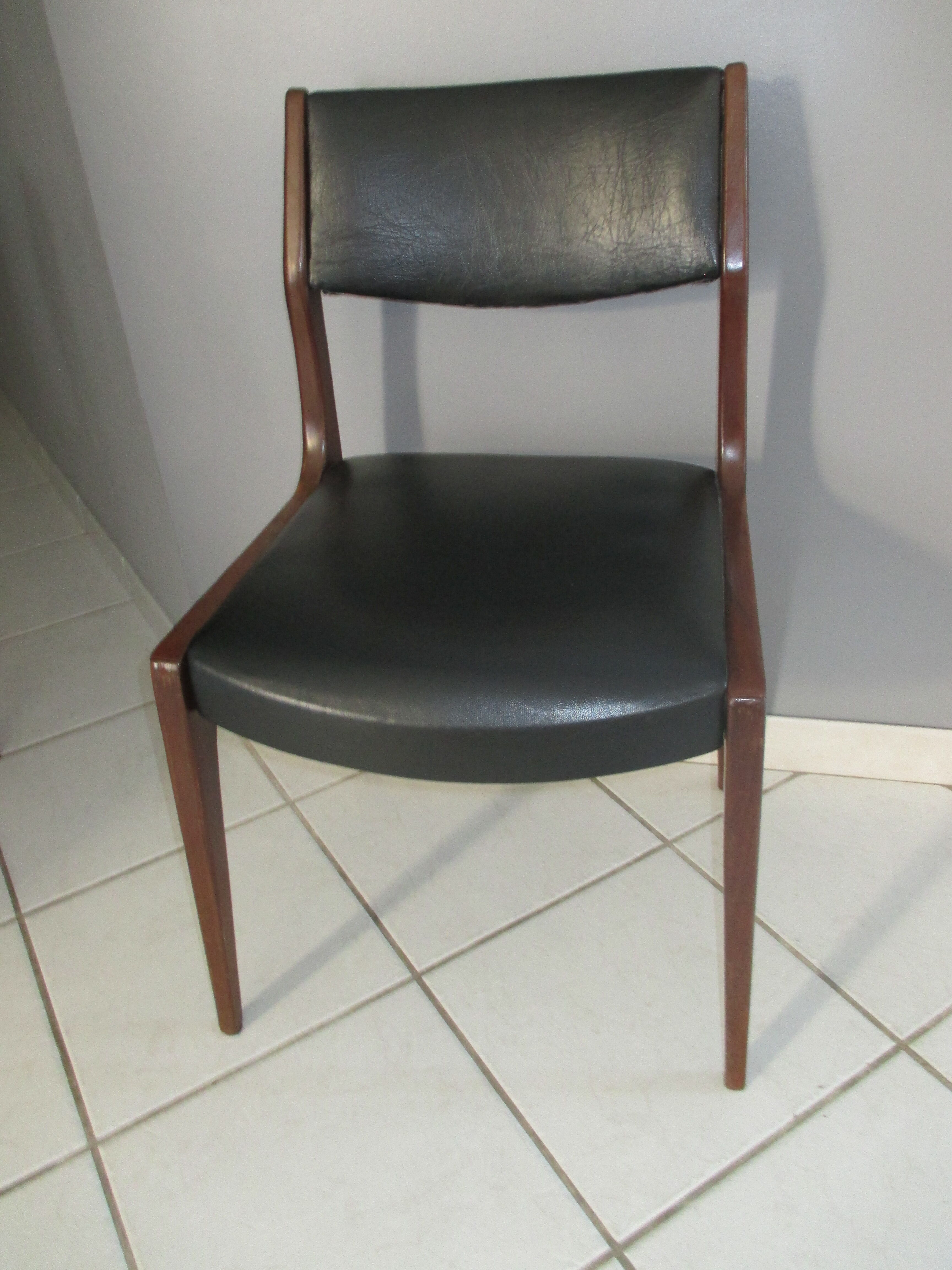 Suite 4 chaises scandinave vintage teck