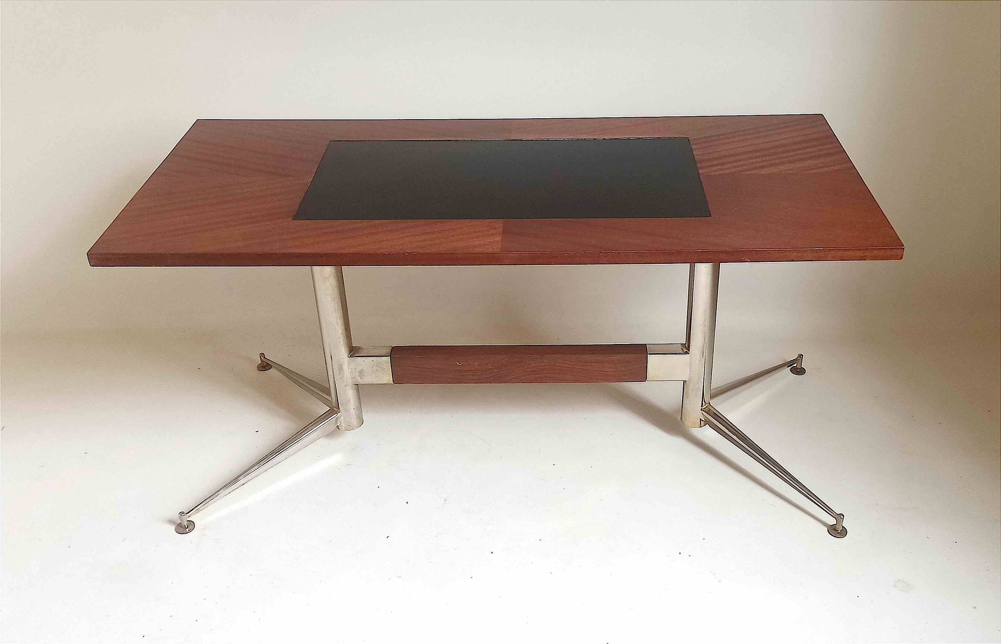 Vintage coffee table from the 1950s in mahogany and metal, with a tabletop width of 110 cm.