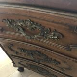 Antique style chest of drawers