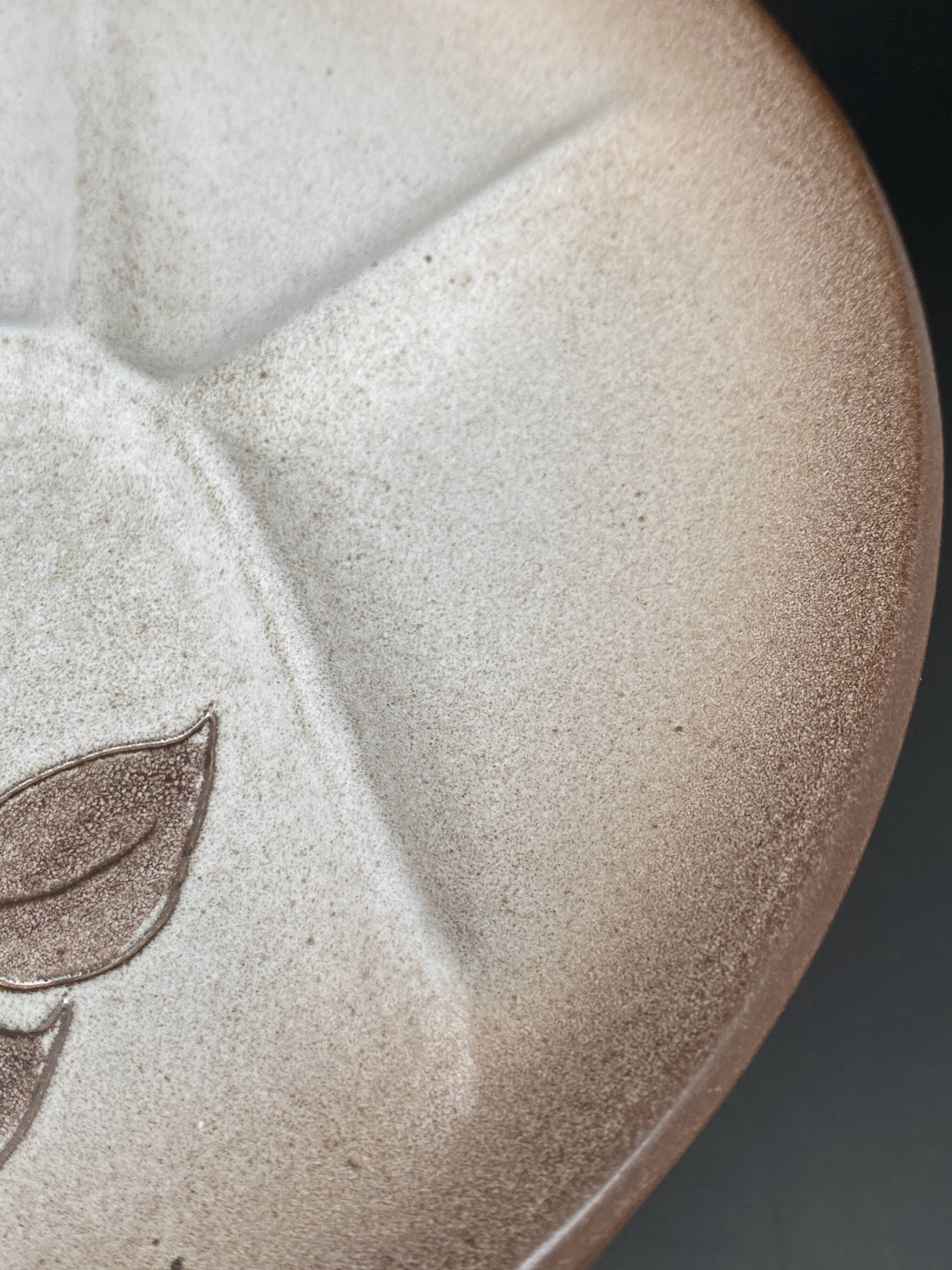 Compartmented plates in colored stoneware with Flower pattern