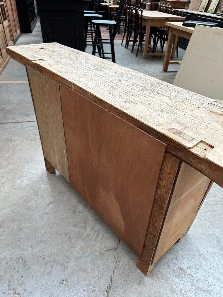 Joiner's workbench from the early 20th century.