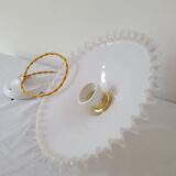 Serrated opaline suspension