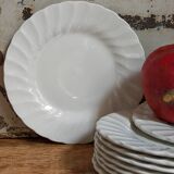 Neuf assiettes à mignardises en porcelaine fine Anglaises