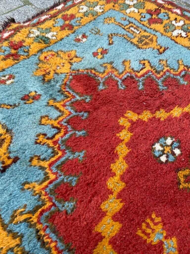 Mid-century Turkish Ushak carpet 144x82cm