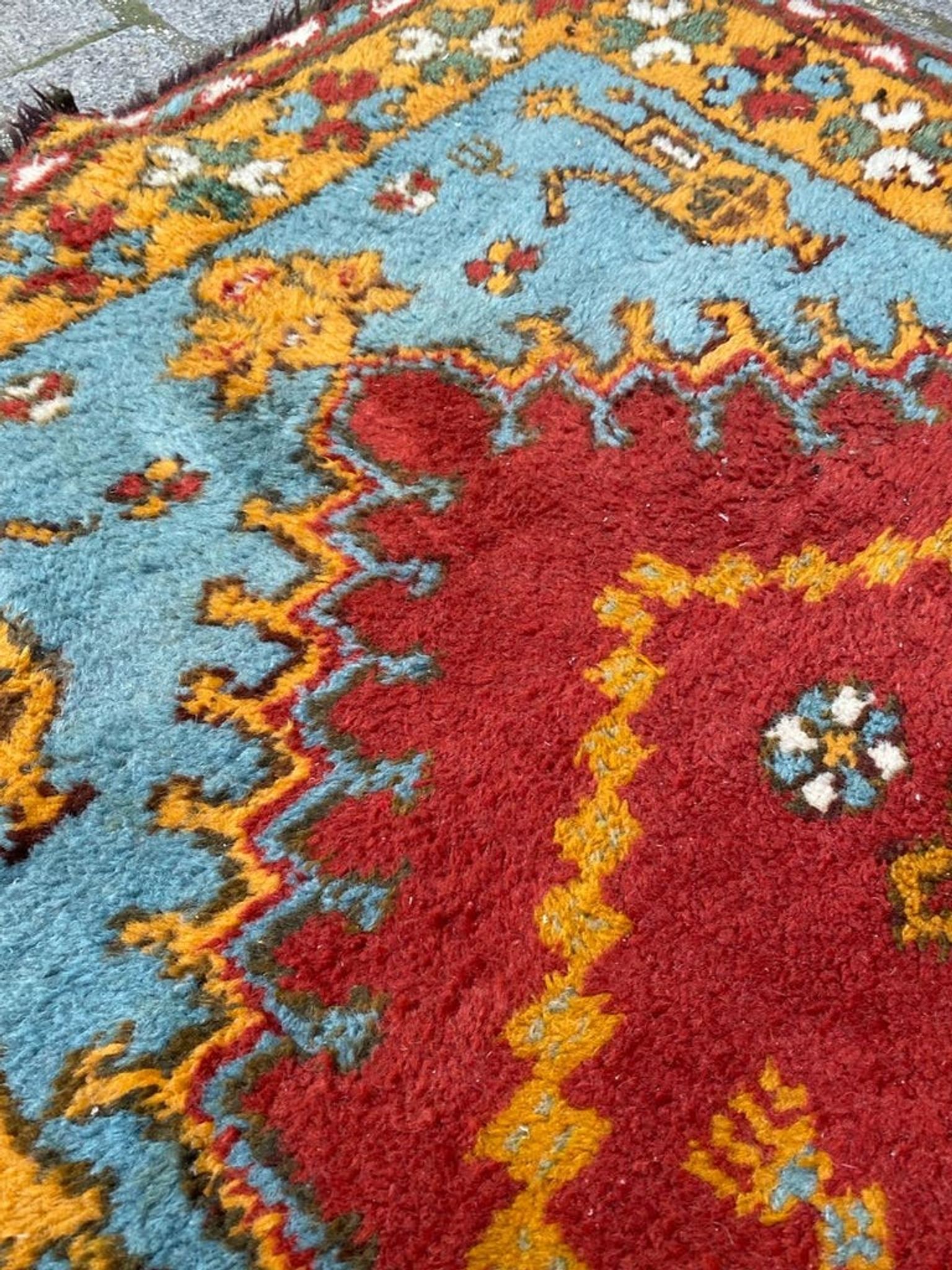 Tapis Ushak turc du milieu du siècle 144x82cm