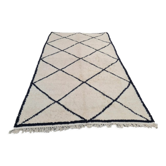 Berber carpet in wool black frame 182x347 cm