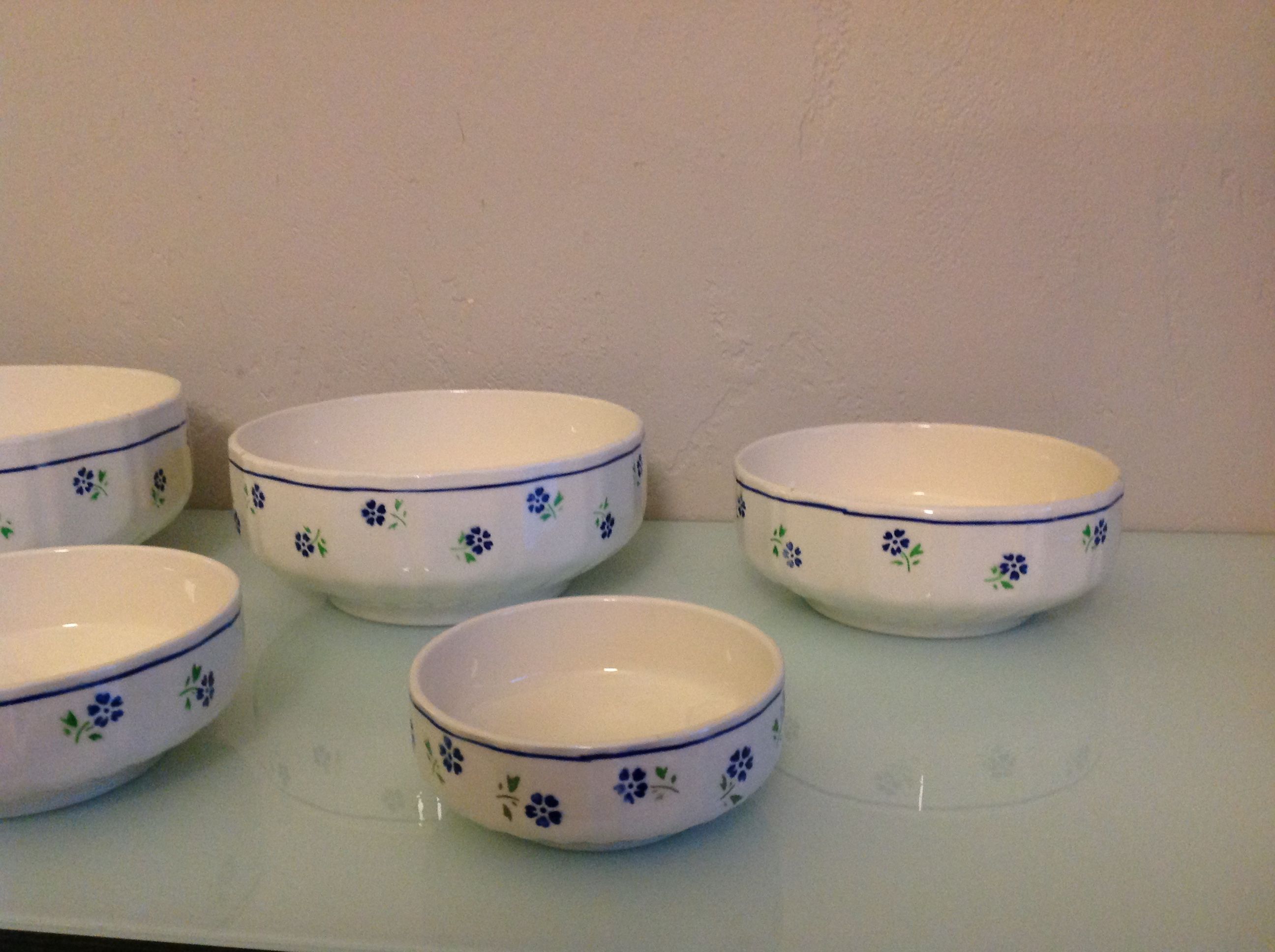 Suite of five salad bowls decor Claudius des faienceries de Badonviller, 50/60
