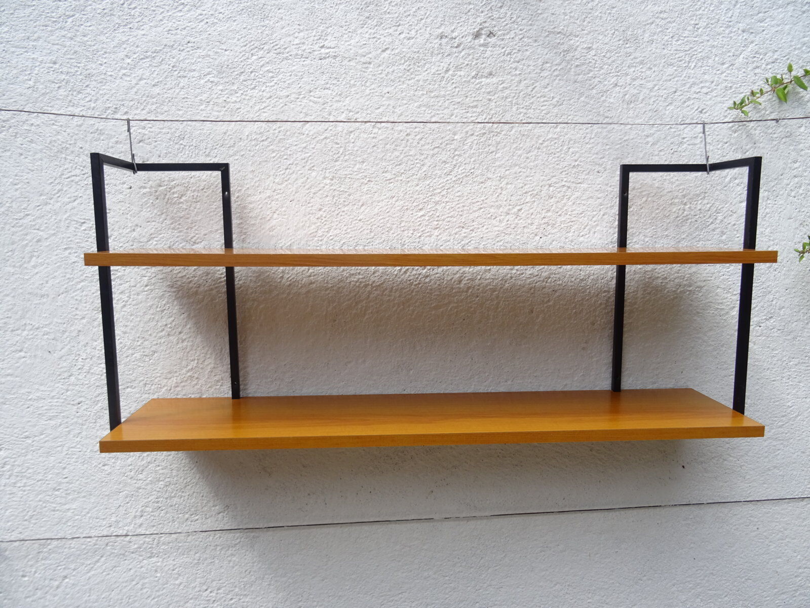 Modernist wall mount 1m23
