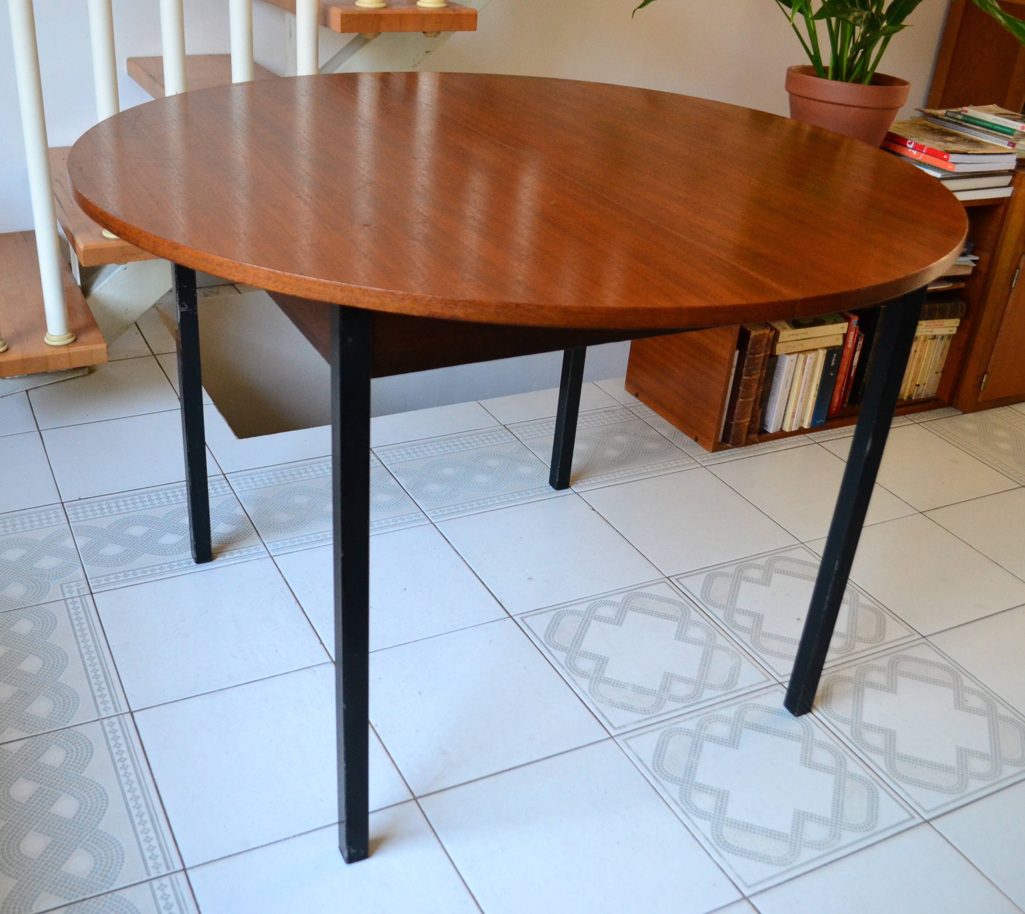 Dining table Pierre Guariche, teak and black steel from the 1960s with extension.