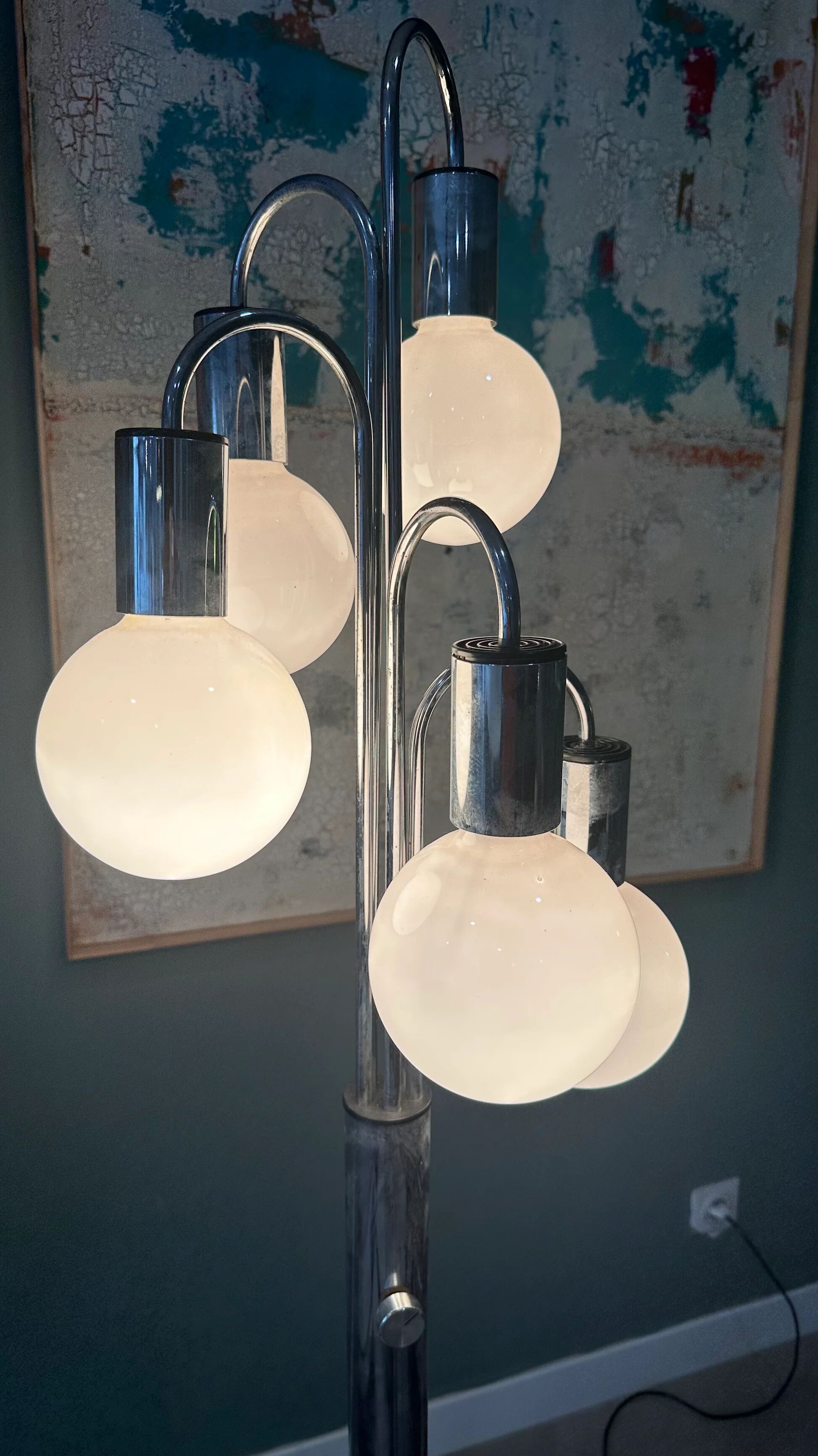 Waterfall lamp post