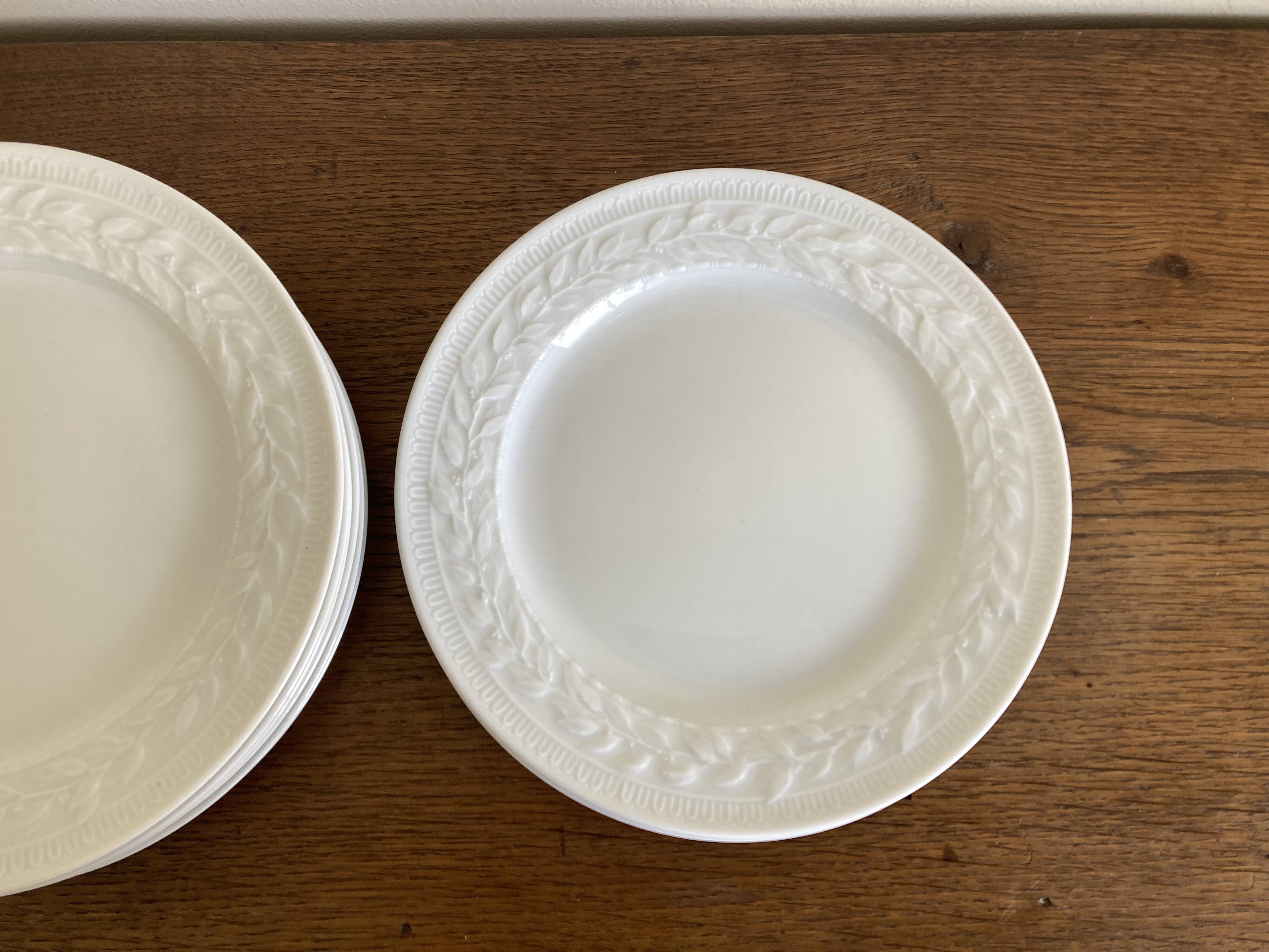 set of 8 Bernardaud Louvre neo-classical plates with laurel wreath design